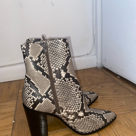 *NEVER USED* ALDO Snake Skin Boots (Size 10) - Picture 2 of 4